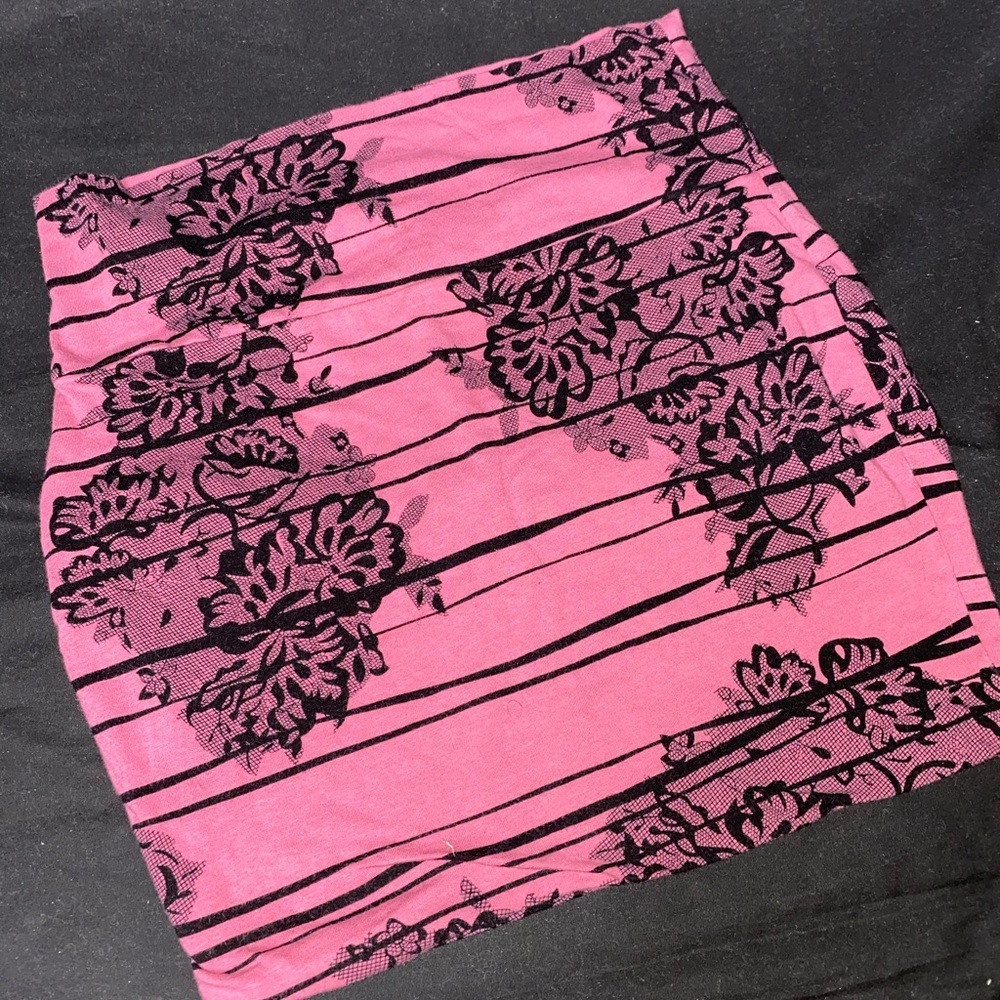 skirt - Picture 2 of 2